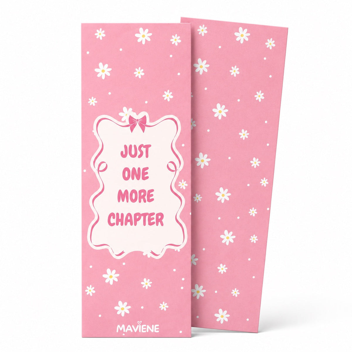 Lesezeichen „Just one more chapter“ mit Gänseblümchen