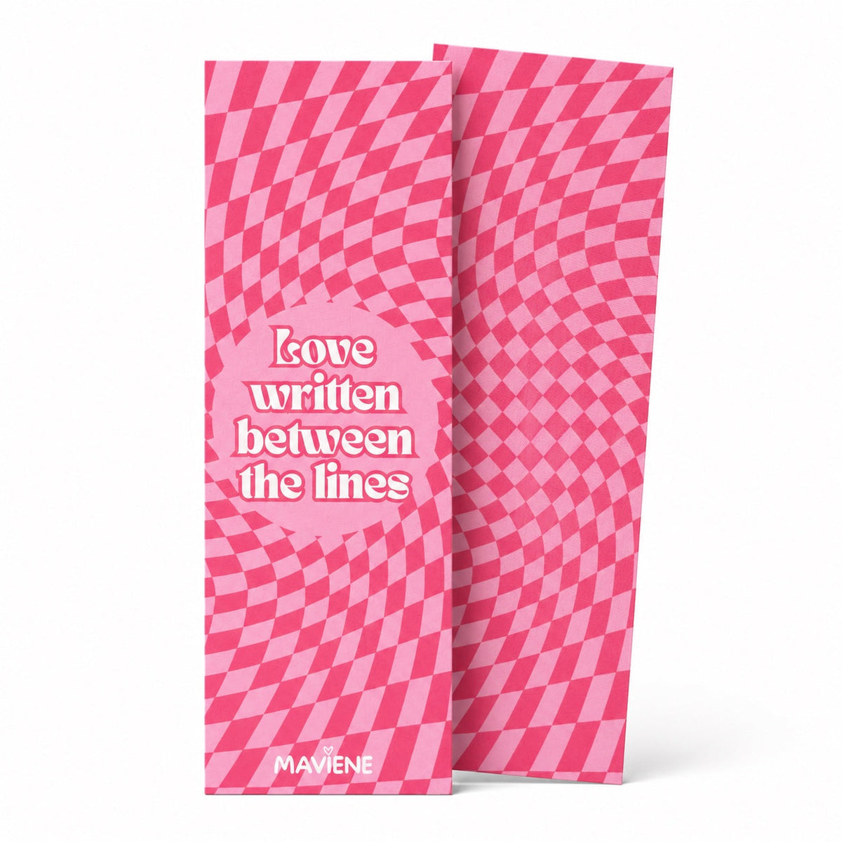 Lesezeichen „Love written between the lines“ mit rosa Karomuster